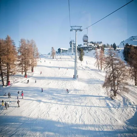 In With Slope Access Veysonnaz