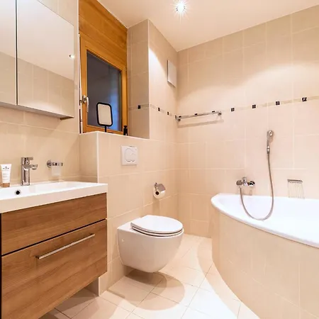 In With Slope Access Apartamento