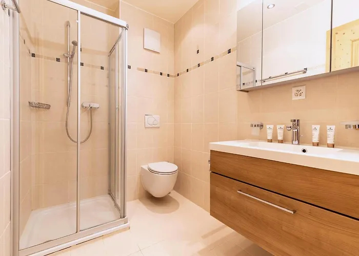 Apartman In With Slope Access