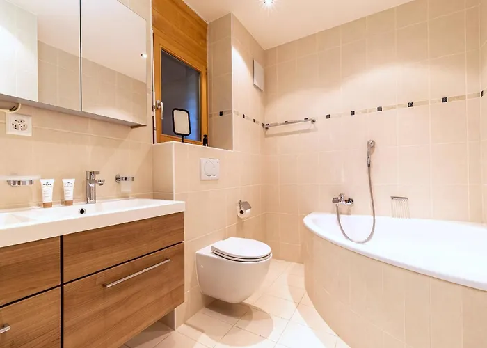 In With Slope Access Apartman